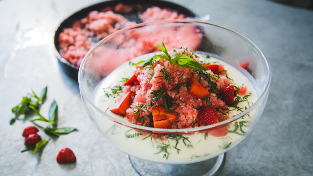 Strjenka, granita z lubenico, satje