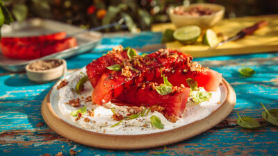 Близалки от печена диня с козе сирене