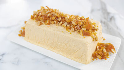 Парфе с бял шоколад и фъстъци