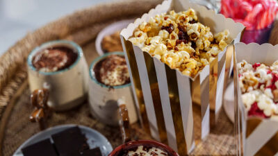 2 вида пуканки за коледната филмова вечер