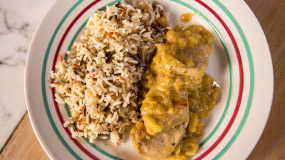 Свински медальони с ябълки и сайдер