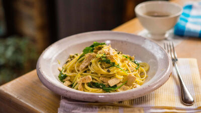 Паста с риба тон, рукола и лимон