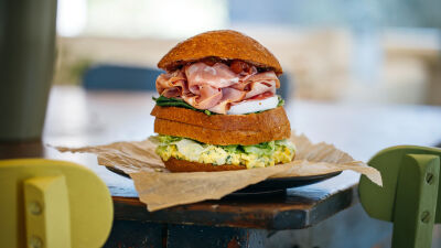 Сандвич с яйчена салата