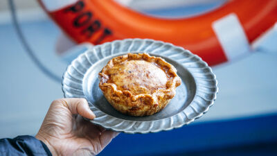 Пайчета със задушено в бира говеждо