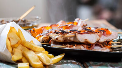 Espetadas de Peru com Bacon e Molho de Azeitonas