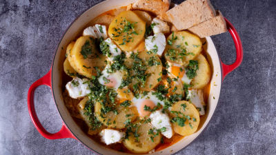 Caldeirada de Bacalhau com Ovos Escalfados