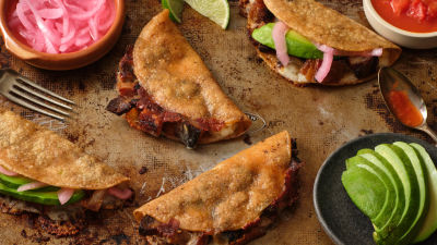 Тако с пикантно печено свинско