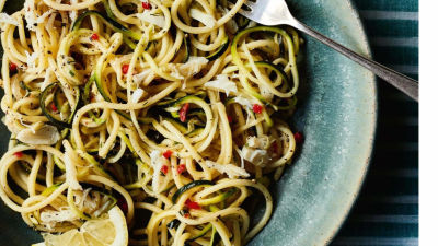 Спагети с тиквички и рачешко месо