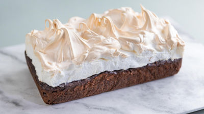 Кекс с фурми, шоколад и меренг