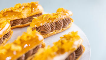 Еклери с шоколадов крем и тофи