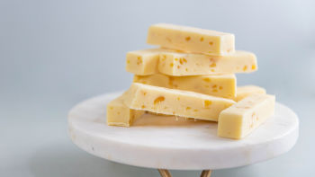 Фъдж от бял шоколад и захаросан джинджифил