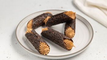 Cokoladni tuile cannoli
