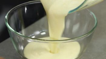 Лимонов тарт с лешници