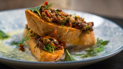 Брускети с тапенада