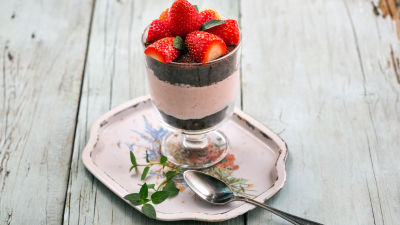 Пандишпан с ягодов мус и шоколад