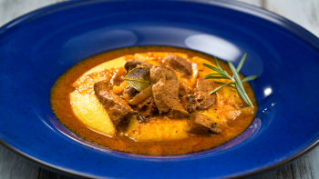 Телешки дроб по венециански с полента