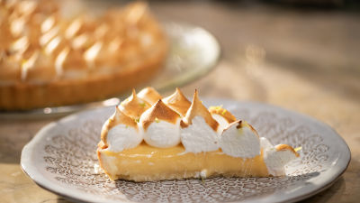 Тарт с лимонов крем и целувки