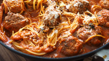 Кюфтета със спагетини