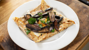 Палачинки от елда с гъби и яйца