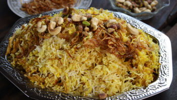 Бирияни с пиле и розова вода