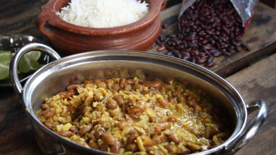 Къри от червен боб (раджма)