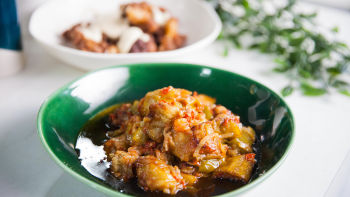 Яхния от патладжан и пържен карфиол с таханов сос