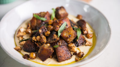 Пушен хумус с гъби и бадеми