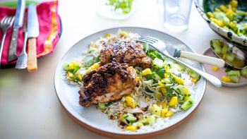 Пикантно печено пилешко с манго