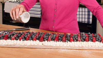 Меренг с горски плодове