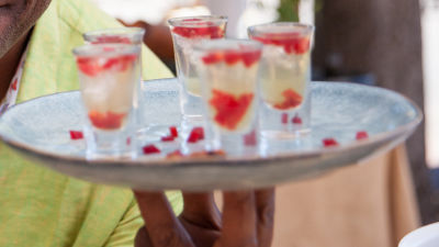 Шотове със сайдер и конфети от сливи