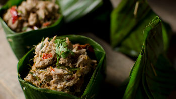 Топла салата от млад джакфрут