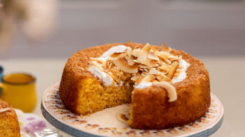 Кокосов сладкиш с мед