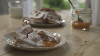 Пържени лентички тесто