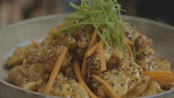 Пилешки хапки с портокалов сос