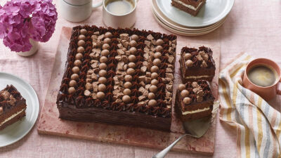 Празнична шоколадова торта