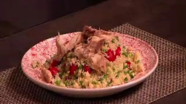 Салата от кускус с репички и скумрия
