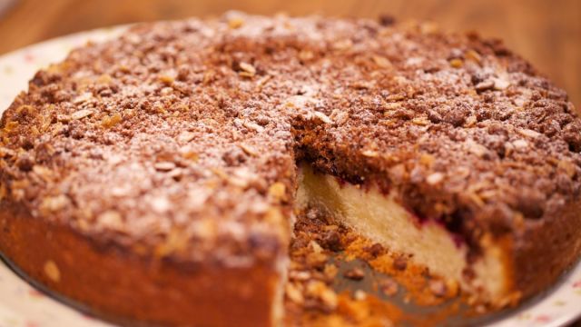 Ронлив пай с червени плодове