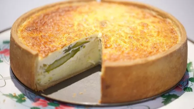 Киш със зелени аспержи