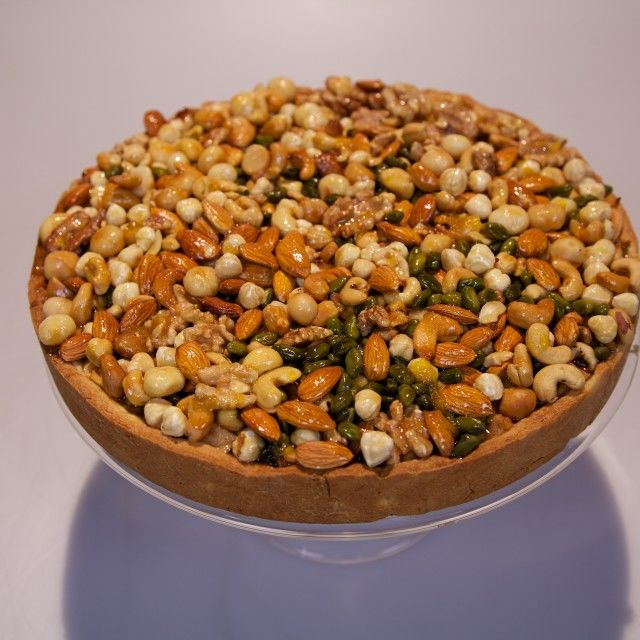 Кейк с ябълки, круши и ядки