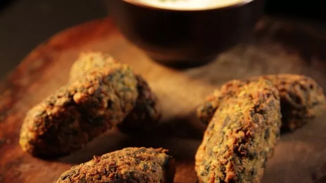 Кофта от нахут, спанак и кимион с таханов дресинг