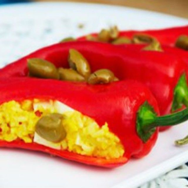 Пълнени чушки с царевична паеля