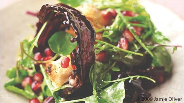 Салата с карамелизиран бекон