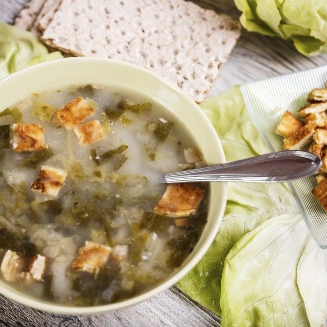 Супа от маруля и козе сирене