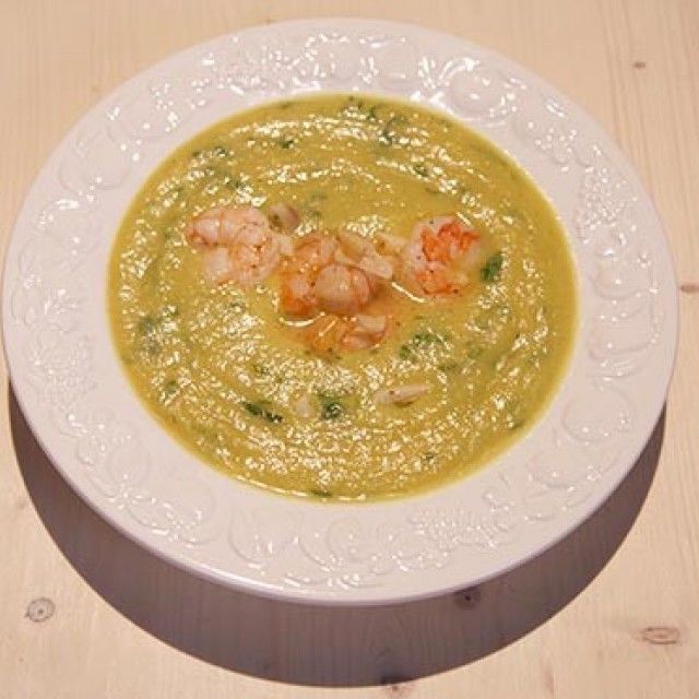 Крем-супа от карфиол и скариди с чесън
