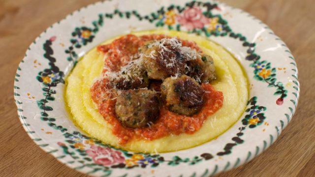 Кюфтенца с полента