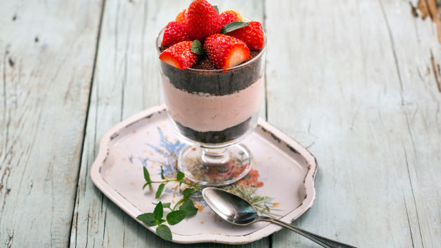 Пандишпан с ягодов мус и шоколад