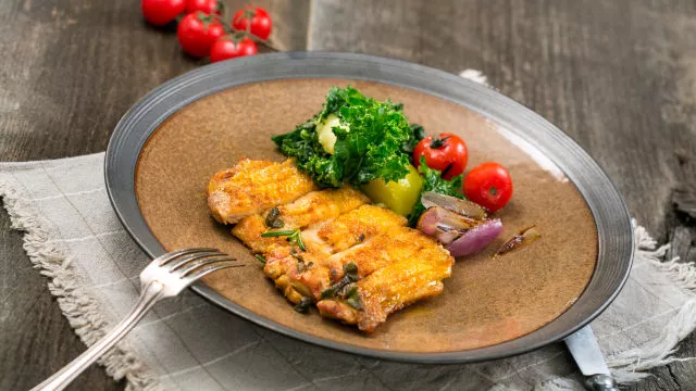 Пиле под тухла с гарнитура