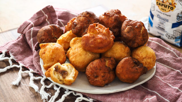 Солени каламбрийски понички (zeppole)