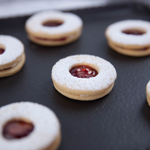 Бисквити със сладко