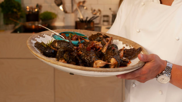 Пълнени пъдпъдъци в лозови листа